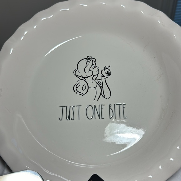 Rae Dunn Just One Bite baking dish with pie cutter - Picture 3 of 5